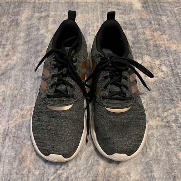 Adidas cloudfoam tennis shoes - Picture 1 of 3